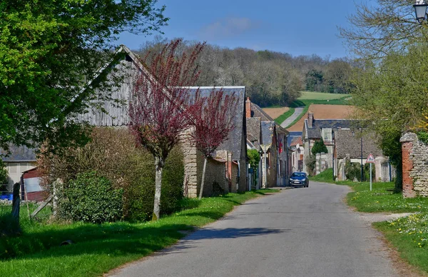 Guerny, Francia - 3 aprile 2017: pittoresco villaggio in primavera — Foto Stock