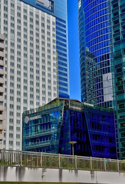 La Defense; França - 25 de maio de 2017: Distrito de La Defense — Fotografia de Stock