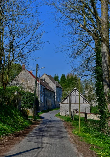 Vaudancourt, フランス - 2017 年 4 月 3 日: スプリングの美しい村 — ストック写真