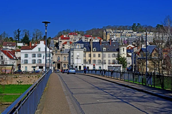 Meulan en Yvelines; Francia - 15 settembre 2018: centro città — Foto Stock