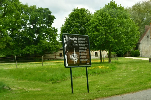 Saint maurice d etelan; Frankrijk - mei 11 2017: pittoreske vill — Stockfoto