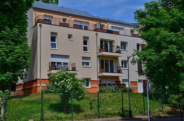 Verneuil sur Seine; Francia - 17 maggio 2017: centro città — Foto Stock