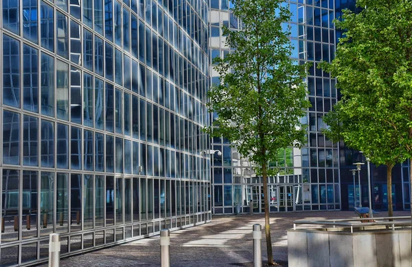 La Defense; Francia - 25 de mayo de 2017: Distrito de La Defense —  Fotos de Stock