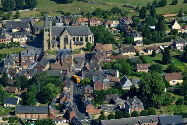 Ecouis, França - 7 de julho de 2017: imagem aérea da aldeia — Fotografia de Stock