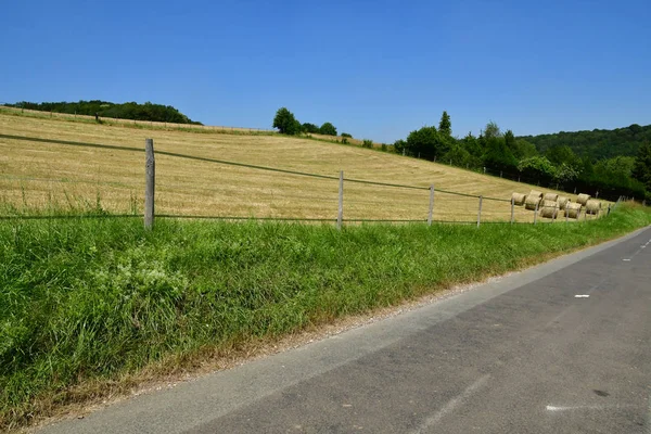 Aveny; France - june 27 2018 : picturesque village — Stock Photo, Image