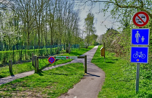 Guerny, france - april 3 2017: malerisches dorf im frühling — Stockfoto