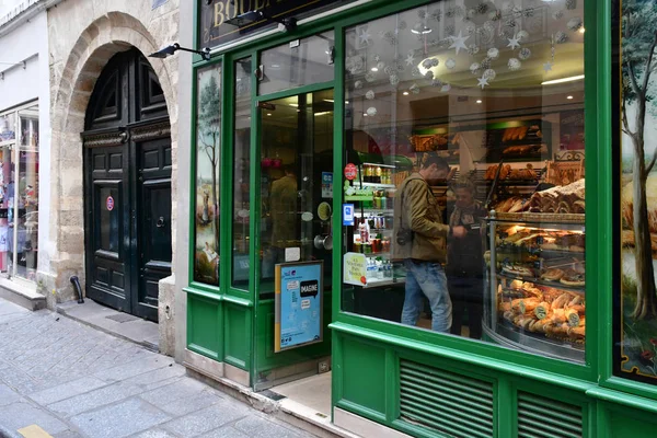 Paris; France - april 2 2017 : ile saint louis — Stock Photo, Image