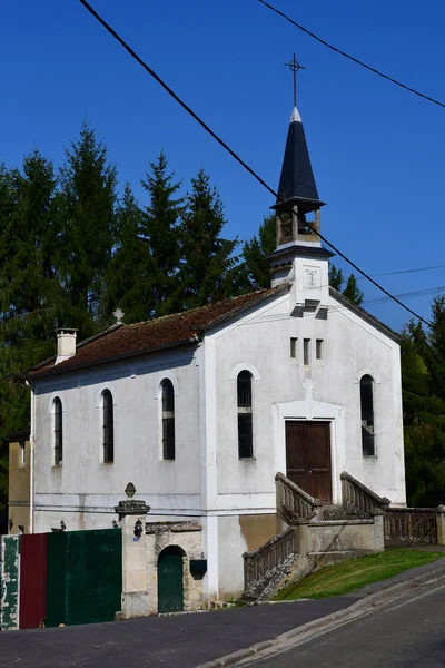 Vienne en arthies, franz - märz 16 2017: dorfzentrum — Stockfoto