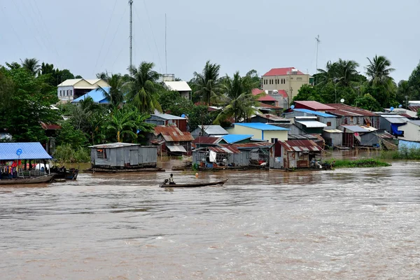 Reino de Camboya - agosto 19 2018: la ribera del río Mekong cerca — Foto de Stock