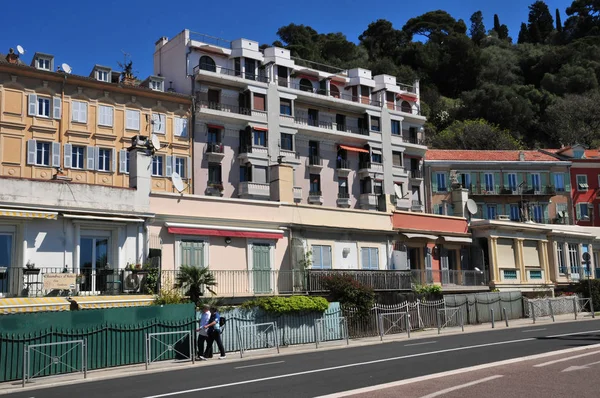 Nizza, Francia - 19 aprile 2016: pittoresco centro città — Foto Stock