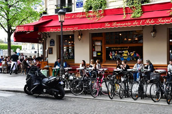 París; Francia - 2 de abril de 2017: Ile Saint Louis —  Fotos de Stock