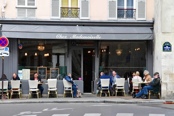 Parigi; Francia - 2 aprile 2017: Distretto di Le Marais — Foto Stock