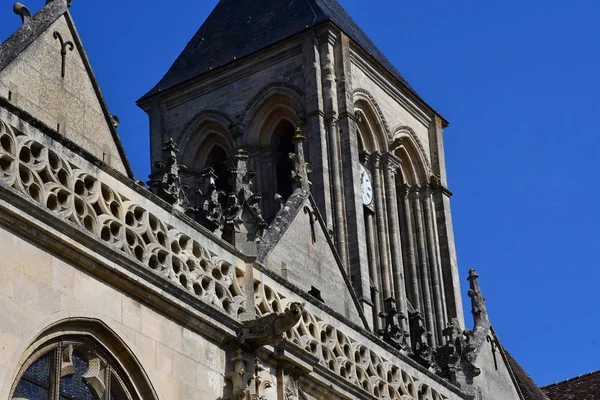 Vetheuil; Francia - 27 luglio 2018: chiesa — Foto Stock