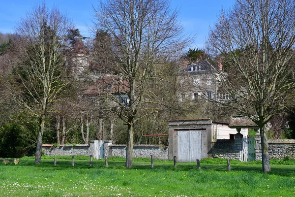 Vetheuil, Frankrijk - 16 maart 2017: dorpscentrum — Stockfoto