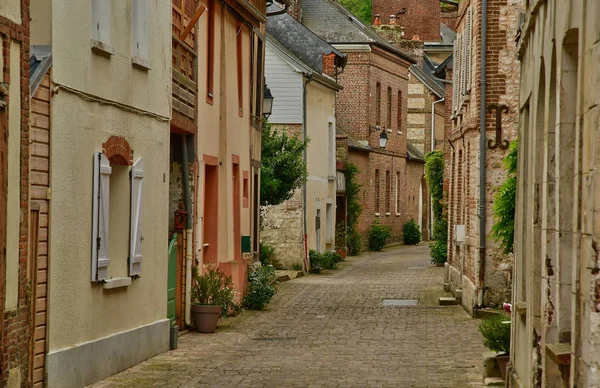 Villequier; france - 11. Mai 2017: malerisches Dorf im Frühling — Stockfoto