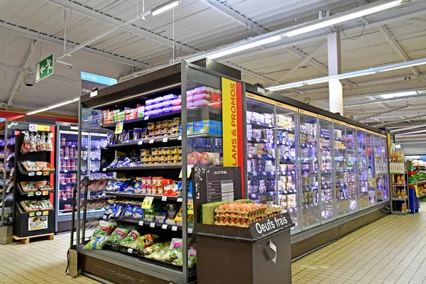 Paris, France - july 9 2018 : supermarket — Stock Photo, Image