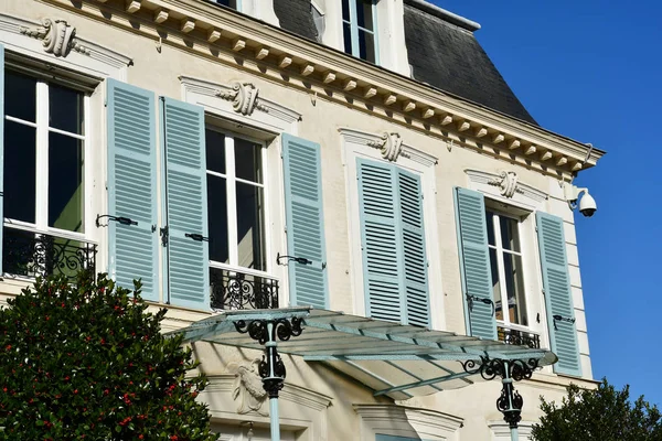 Les Mureaux; France - may 8 2018 : city centre — Stock Photo, Image