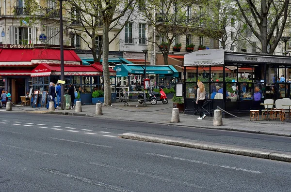 Paris; França - 2 de abril de 2017: Rivoli street — Fotografia de Stock