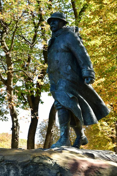 Paris; France - september 30 2018 : the Clemenceau statue — Stock Photo, Image