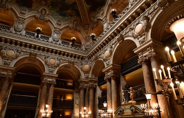 Paris; França - 4 de agosto de 2018: Opera de Paris — Fotografia de Stock