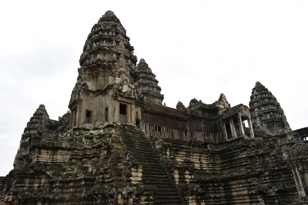 Siem Reap; Reino do Camboja - 23 de agosto de 2018: Angkor Wat tem — Fotografia de Stock