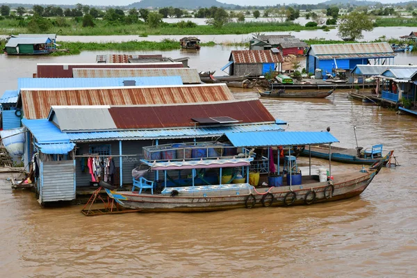 Kampong Chhnang; Reino de Camboya - 22 de agosto de 2018: flotante — Foto de Stock