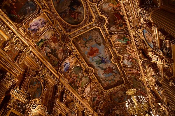 Paris; França - 4 de agosto de 2018: Grand Foyer da Ópera de Par — Fotografia de Stock