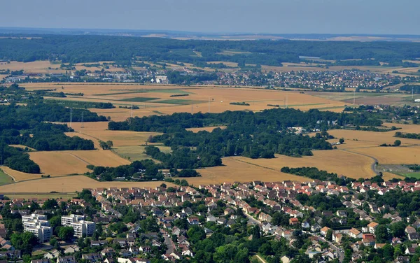 ヴェルヌイユ ・ シュル ・ セーヌ, フランス - 2017 年 7 月 7 日: 空中写真、 — ストック写真