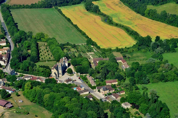 Ambleville, Frankrike - juli 7 2017: Flygbild av villag — Stockfoto