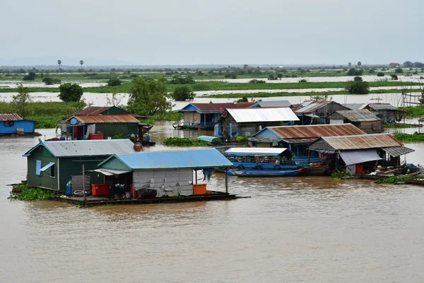 Kampong Chhnang; Reino de Camboya - 22 de agosto de 2018: flotante — Foto de Stock