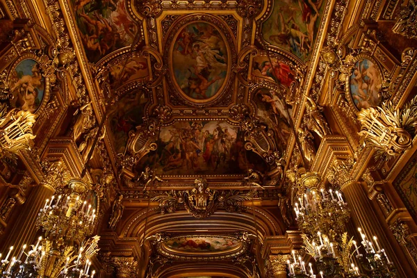 Paris; França - 4 de agosto de 2018: Grand Foyer da Ópera de Par — Fotografia de Stock