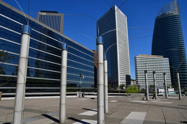 La Defense; Francja - 2017 25 maja: Dzielnica La Defense — Zdjęcie stockowe