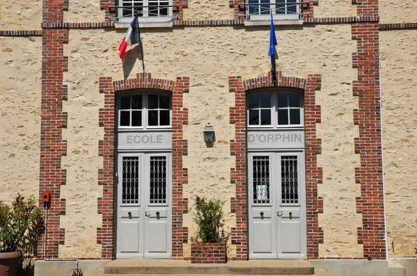 Orphin, France - may 6 2016 : picturesque village — Stock Photo, Image