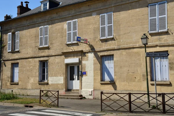 Magny en Vexin, França - 8 de agosto de 2018: centro da cidade — Fotografia de Stock