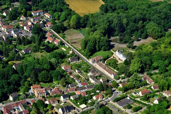 Brueil en Vexin, France - july 7 2017 : aerial picture of the vi — Stock Photo, Image