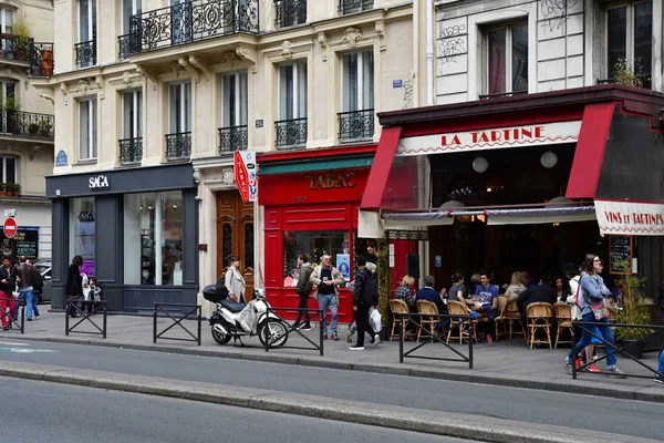Paris; France - april 2 2017 : Rivoli street — Stock Photo, Image