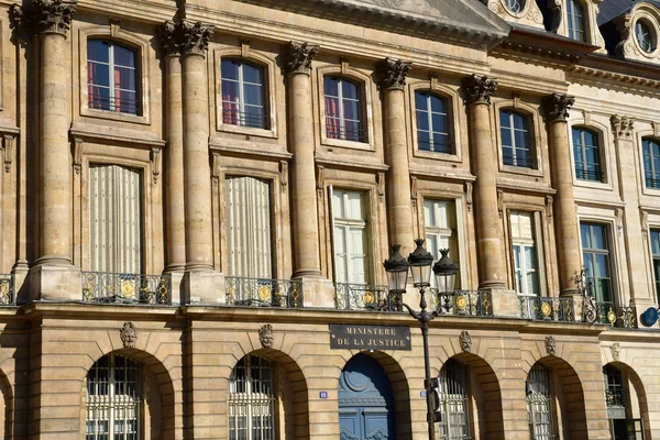 Parijs; Frankrijk - augustus 4 2018: Place Vendome — Stockfoto