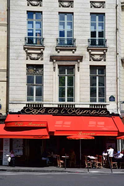 Paris; France - april 2 2017 : boulevard des Capucines — Stock Photo, Image