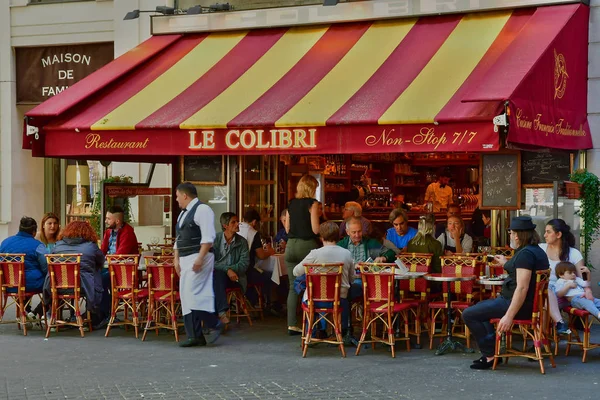 Paris; Frankrike - april 2 2017: La Madeleine distrikt — Stockfoto