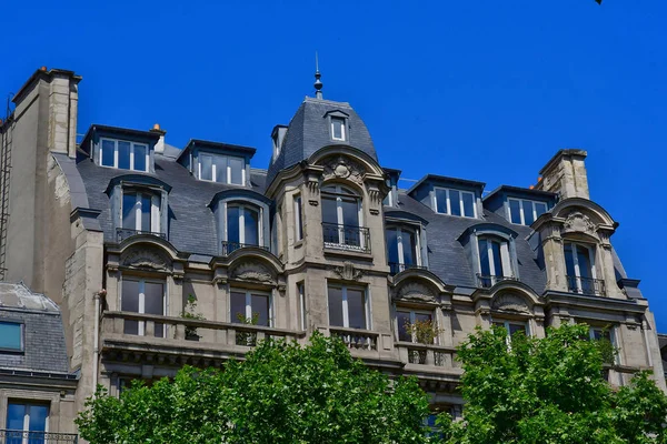 Paris; France - april 2 2017 : La Madeleine district — Stock Photo, Image