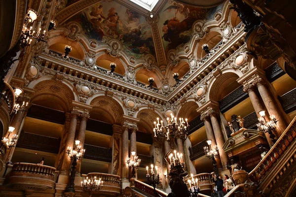 Parijs; Frankrijk - augustus 4 2018: Opera de Paris — Stockfoto