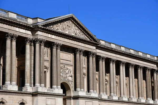 Paris ; France - 2 avril 2017 : Perrault Colonnade du Louvre — Photo