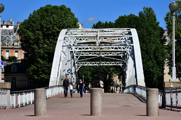 Paris; France - may 5 2017 : Debilly foot bridge — Stock Photo, Image