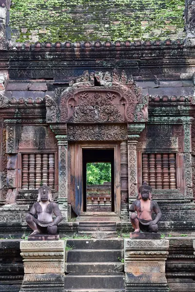 Siem Reap; Kingdom of Cambodia - august 24 2018 : Banteay Srei t — Stock Photo, Image