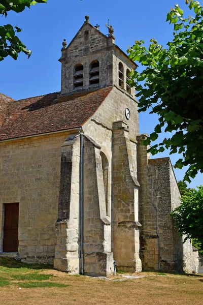 Wy dit joli village; Francia - 21 de diciembre de 2015: Notre Dame y —  Fotos de Stock