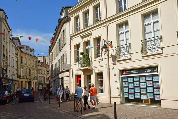 Saint Germain en Laye; Francia 27 de mayo de 2018: pintoresca ciudad c — Foto de Stock