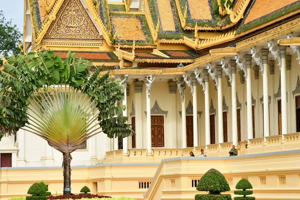 Phnom Penh; Kingdom of Cambodia - august 20 2018 : Royal Palace — Stock Photo, Image