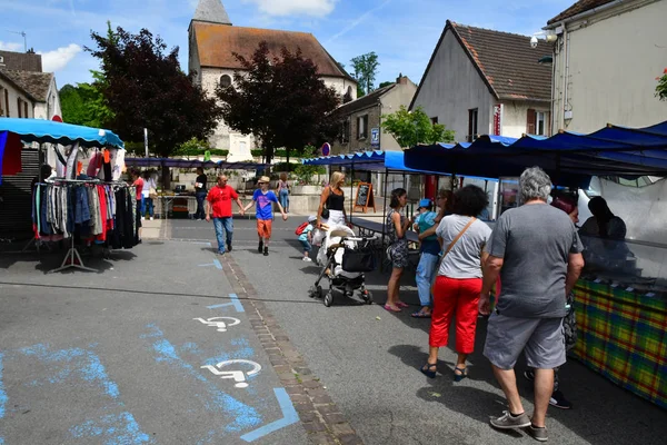 Breuillet; Francia - 3 de junio de 2018: mercado —  Fotos de Stock