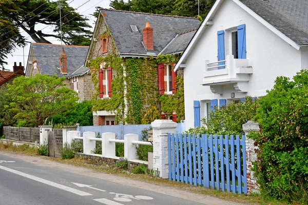 Pornichet, France - april 15 2017 : picturesquel city in spring — Stock Photo, Image