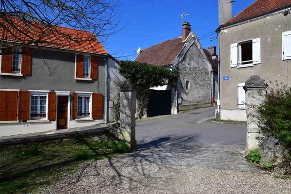 Vetheuil, Frankrijk - 16 maart 2017: dorpscentrum — Stockfoto